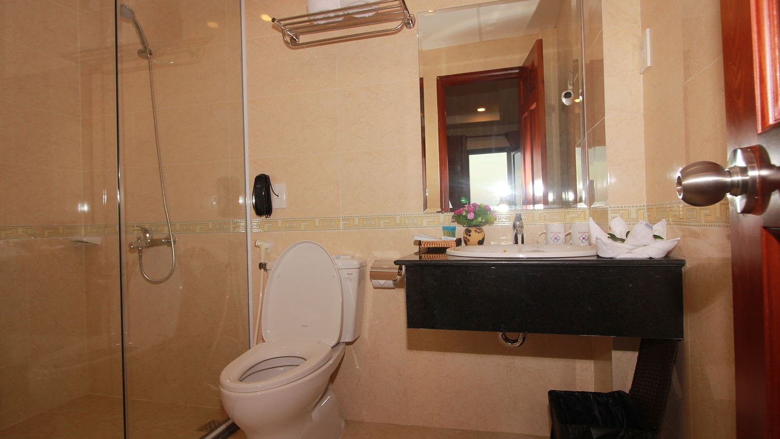 rooms-room-deluxe-pool-view-at-hill-side-with-balcony-child-without-extra-bed