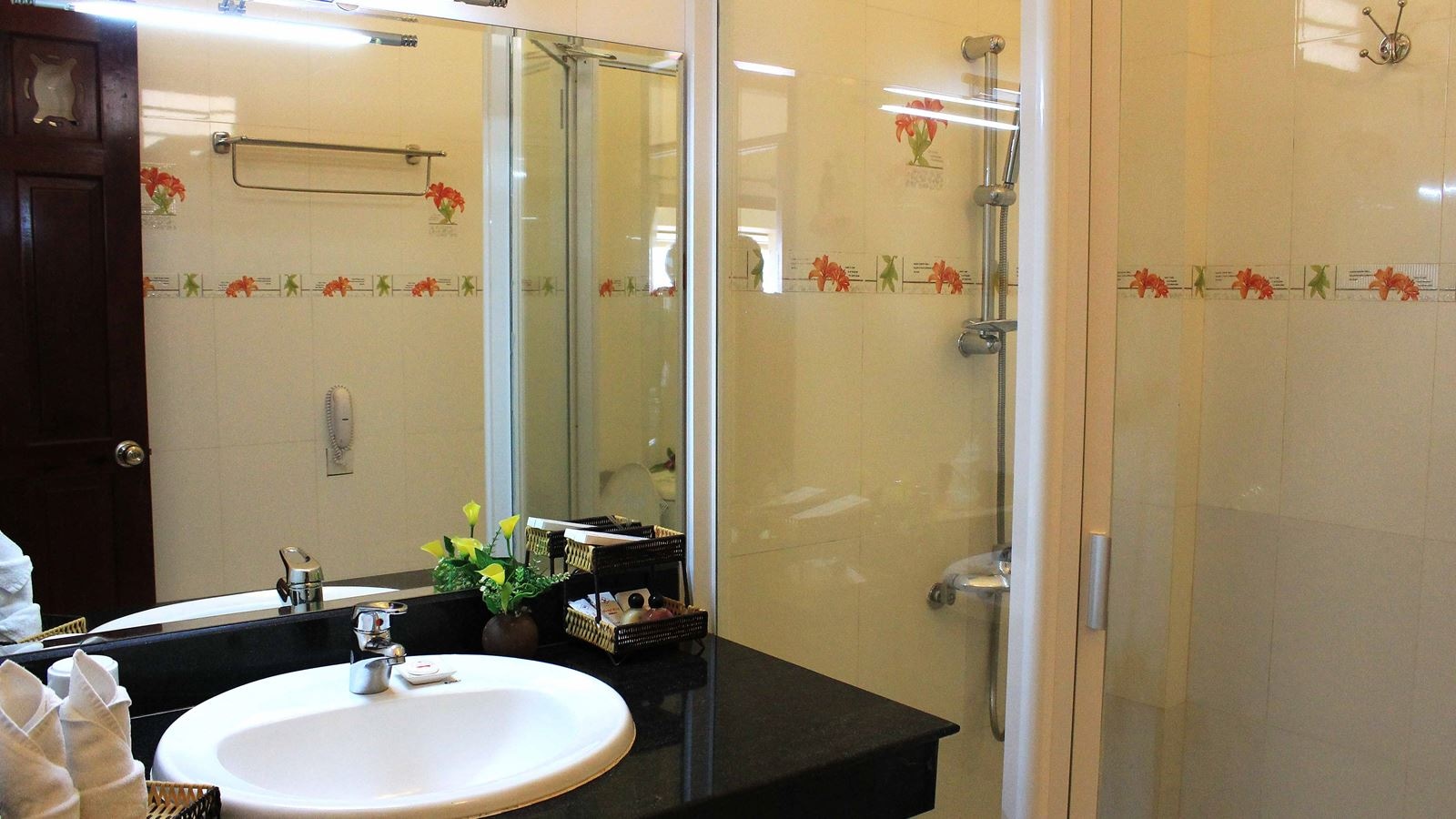 rooms-room-deluxe-at-sea-side-with-balcony-child-without-extra-bed