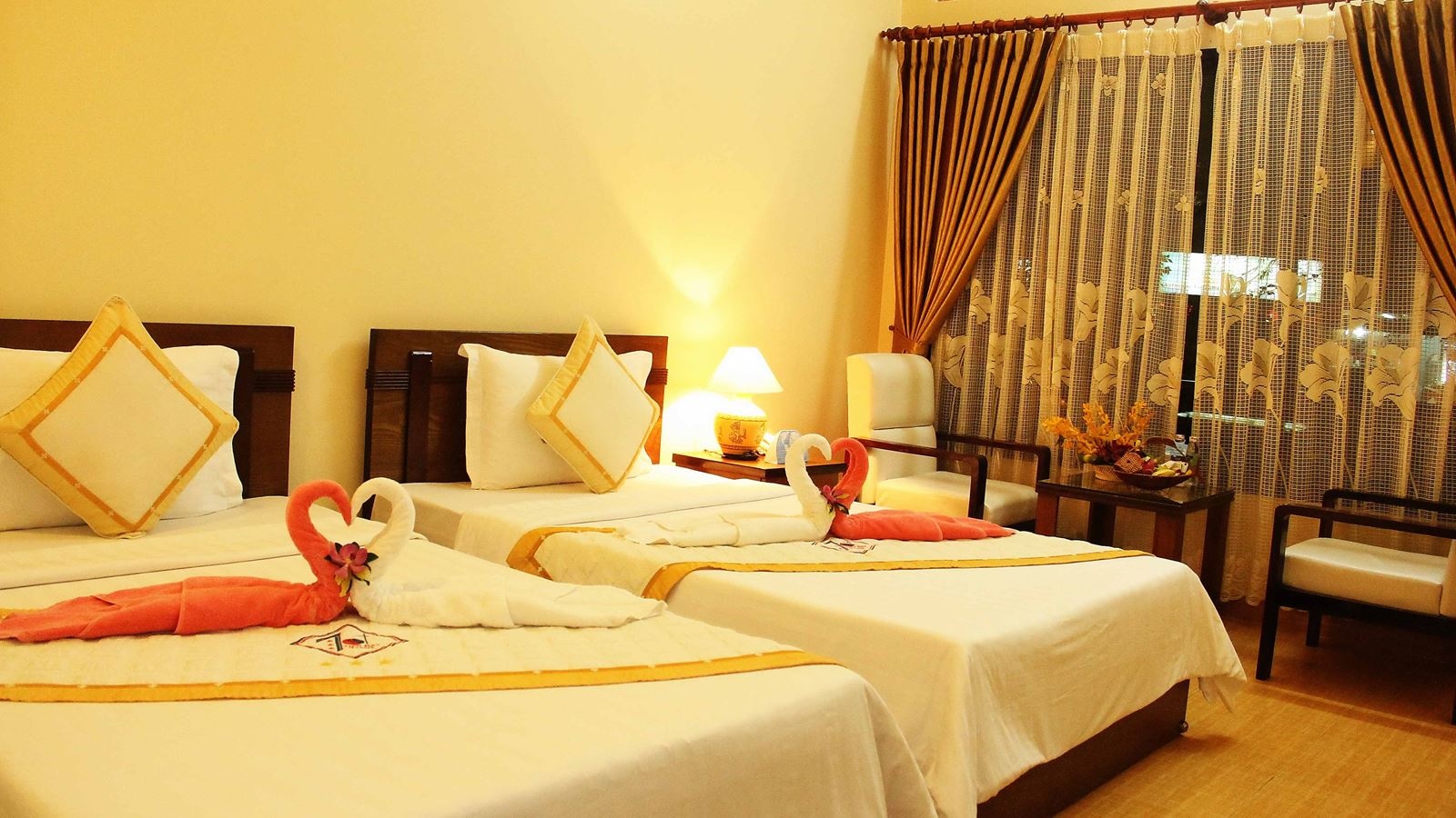 rooms-room-deluxe-beach-front-nonsmoking-at-sea-side-with-balcony