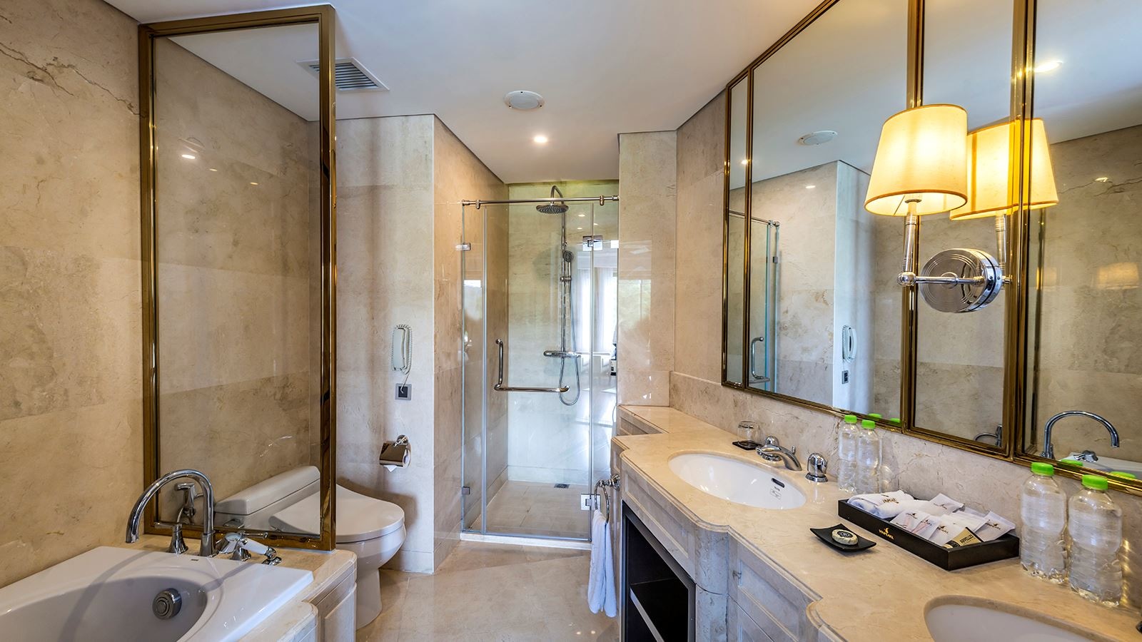 rooms-grand-deluxe-suite-ocean-view-child-without-extra-bed