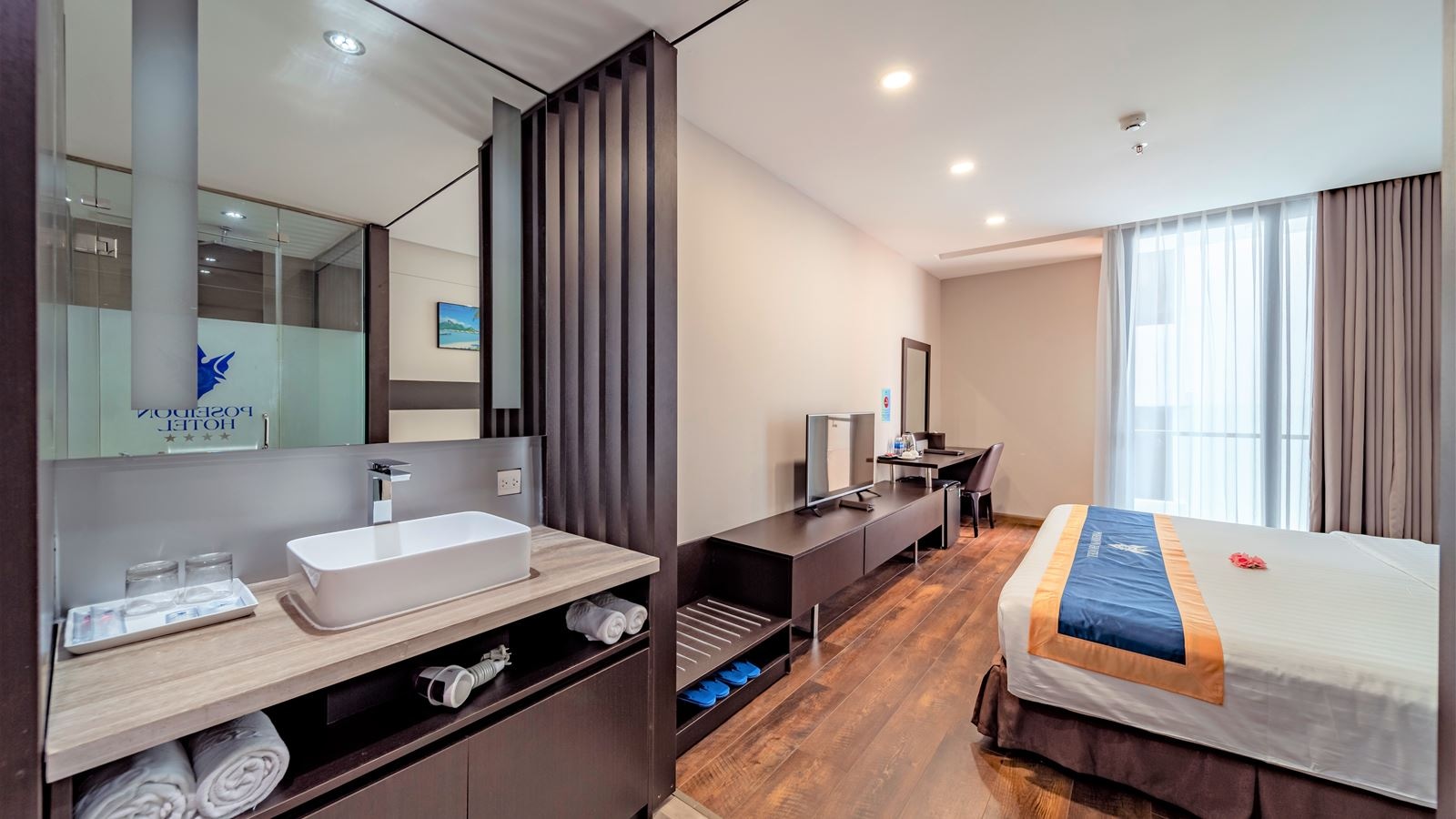 rooms-superior-with-balcony