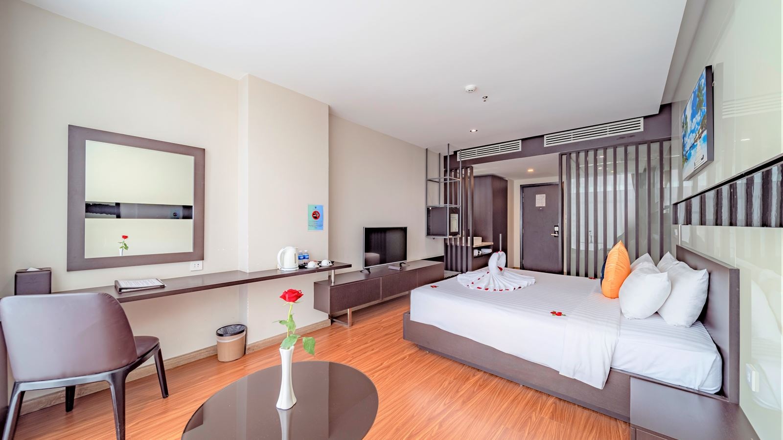 rooms-deluxe-city-view-with-window-child-without-extra-bed