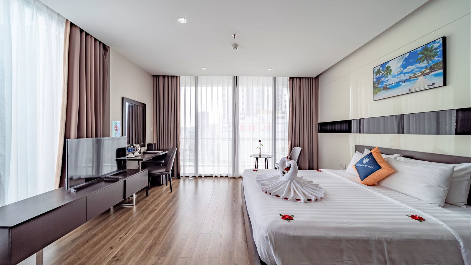 rooms-senior-deluxe-partial-sea-view-with-balcony-child-without-extra-bed