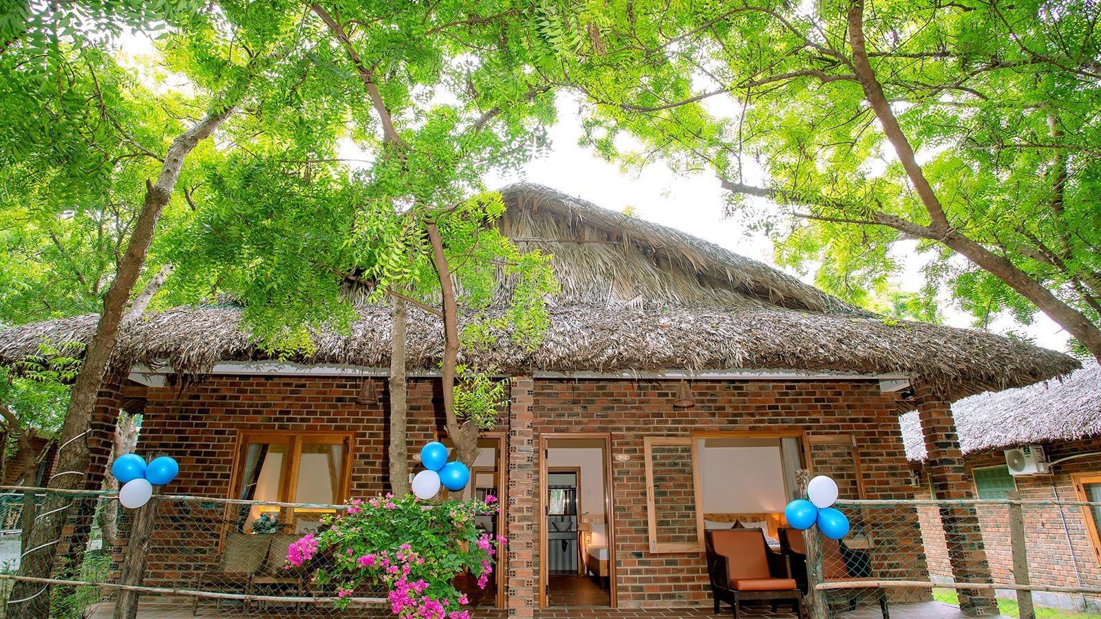 rooms-bungalow-with-terrace