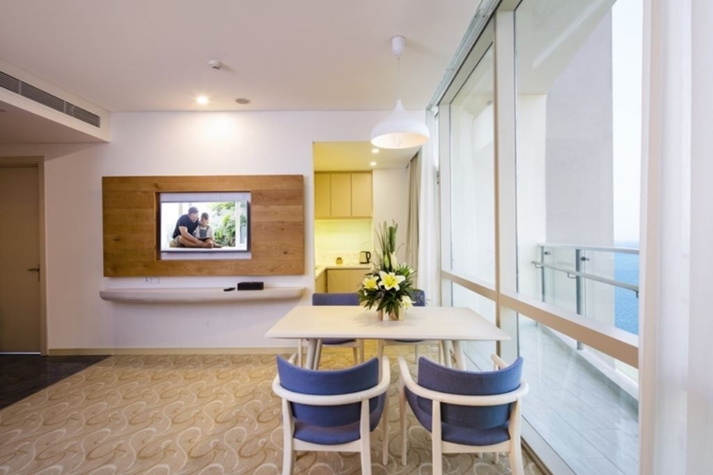 rooms-prime-suite-sea-view-with-balcony