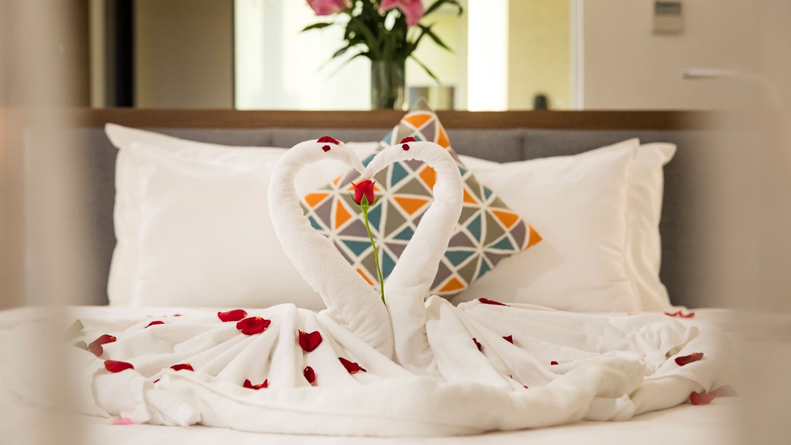 rooms-room-deluxe-cityview