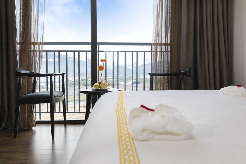 rooms-deluxe-city-view