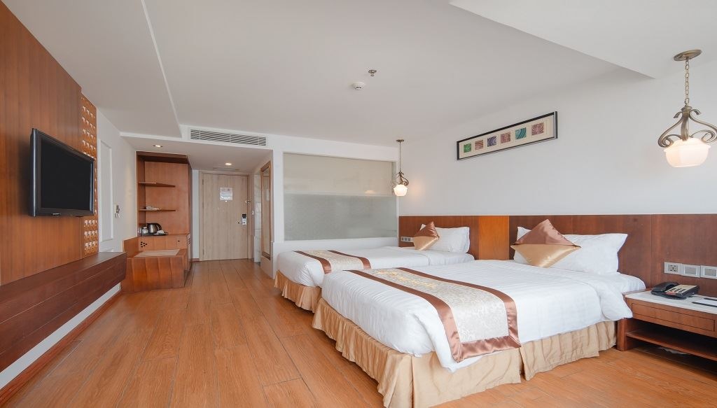 rooms-deluxe-cityview