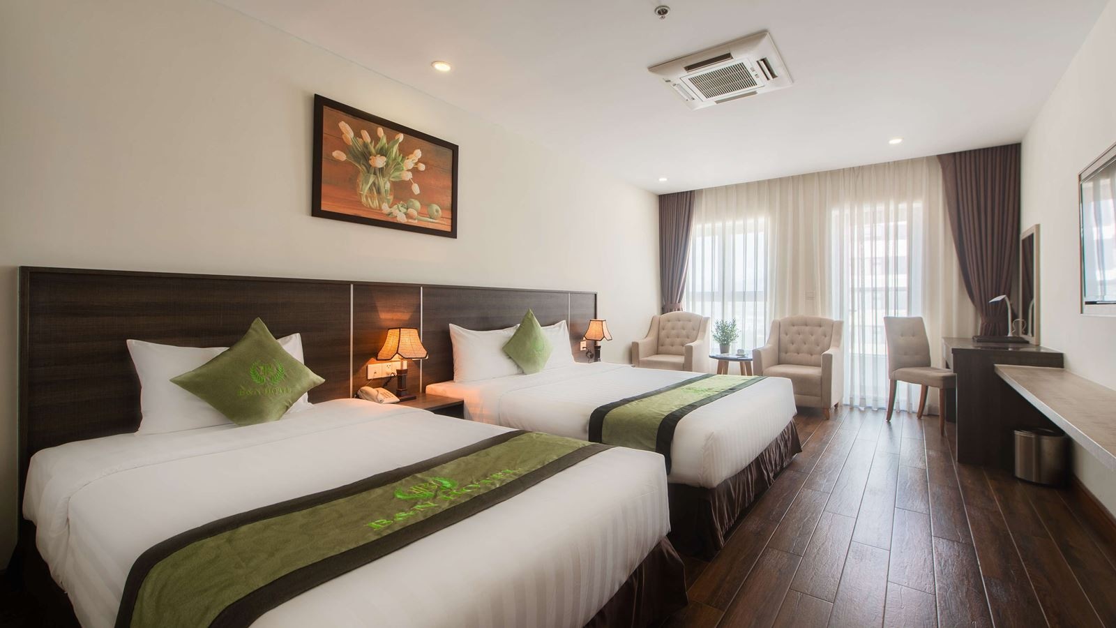 rooms-deluxe-with-balcony