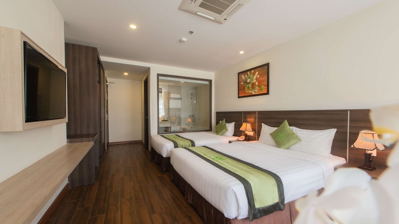 rooms-deluxe-with-balcony