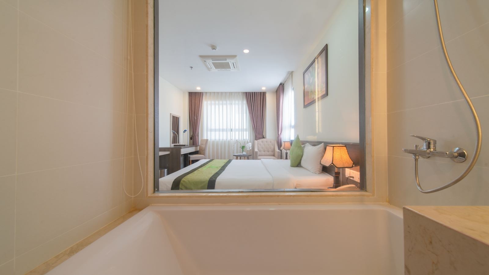 rooms-deluxe-with-balcony