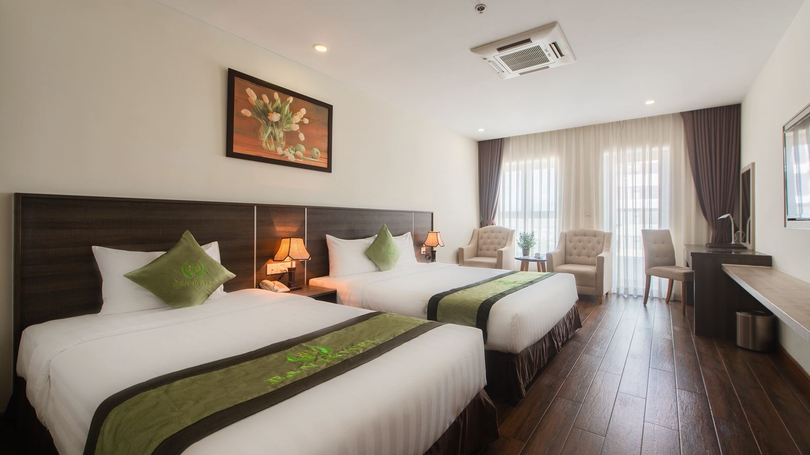 rooms-senior-deluxe-with-balcony-child-without-extra-bed