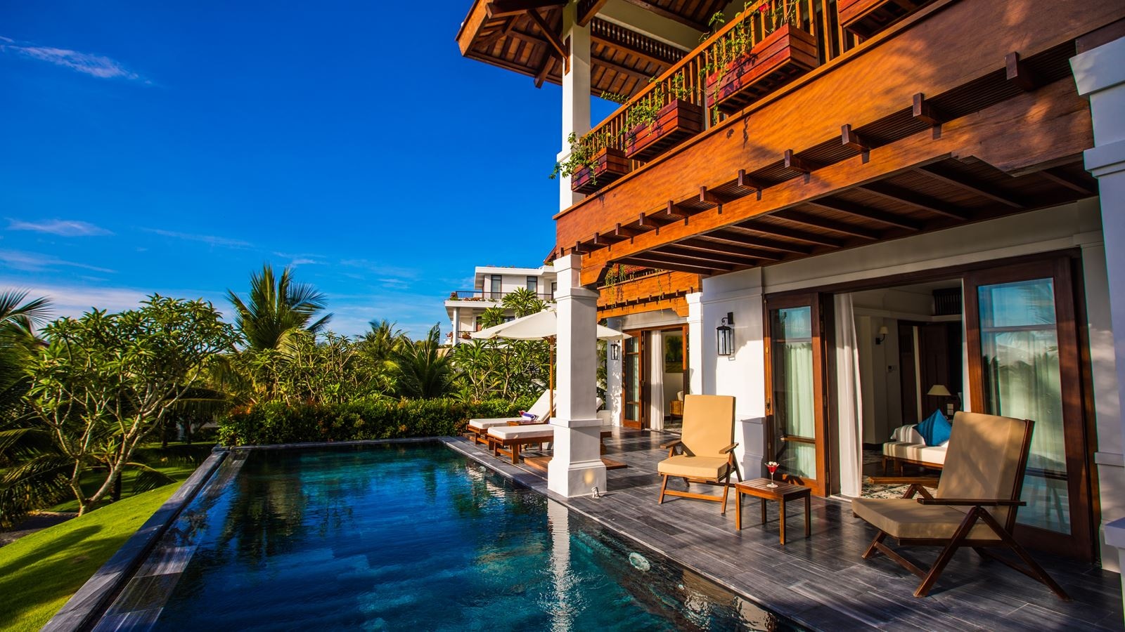 rooms-3-bedrooms-hill-top-pool-villa