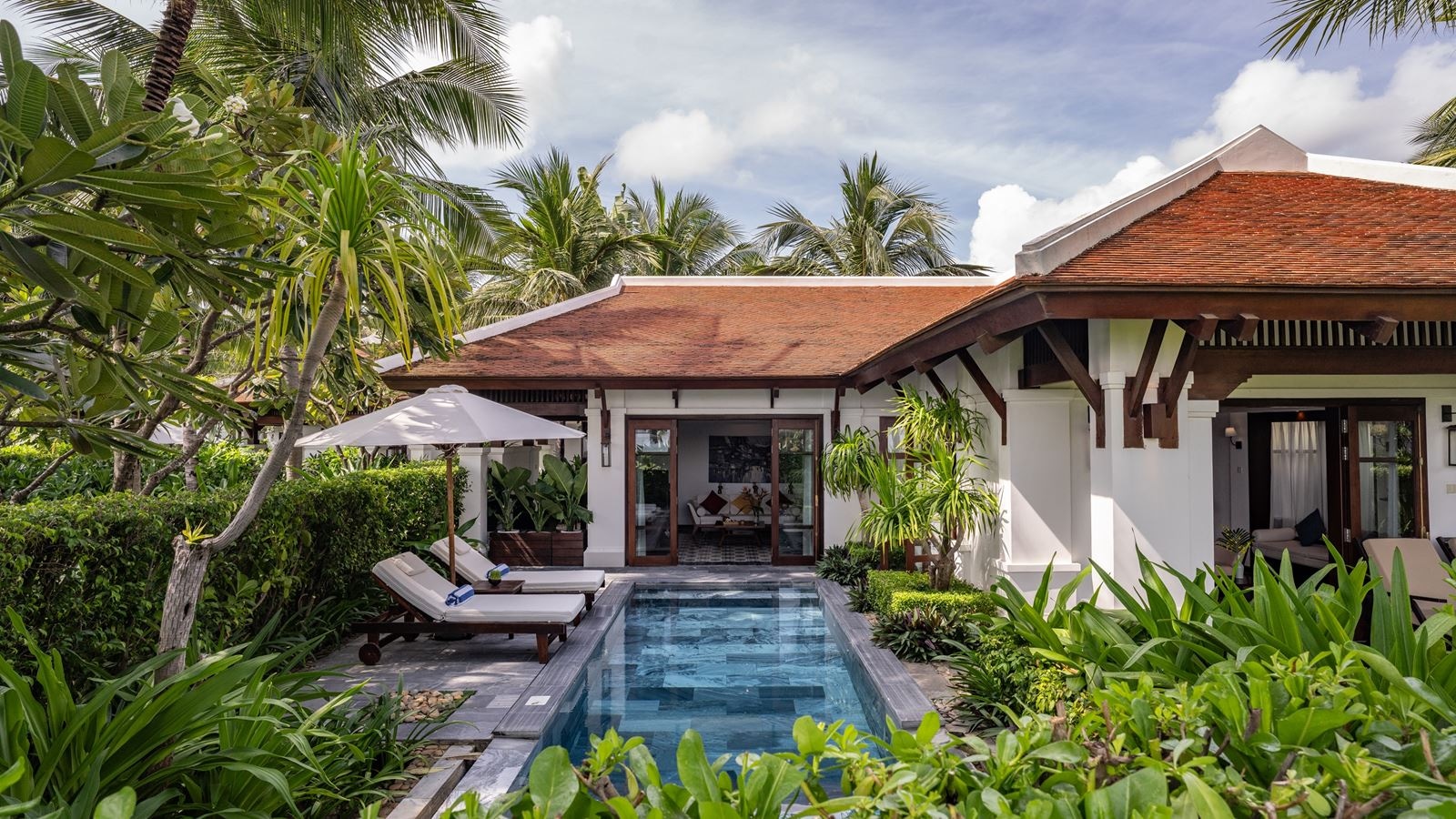 rooms-ocean-front-pool-villa