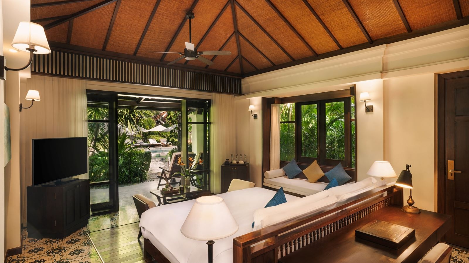 rooms-pool-view-villa-child-without-extra-bed