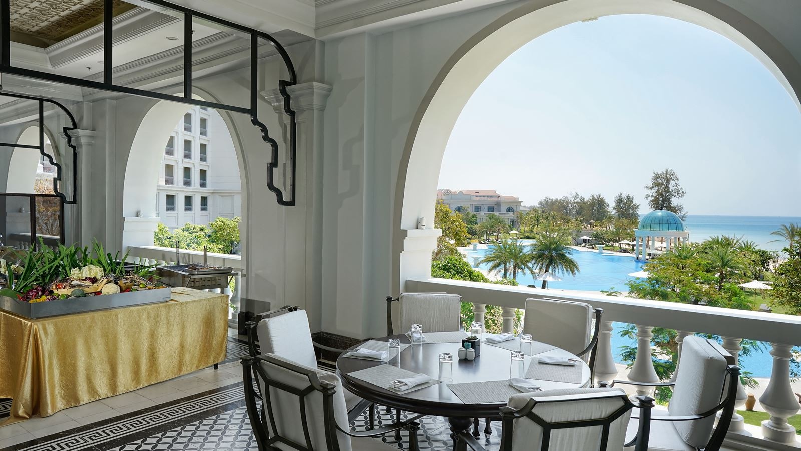 restaurants-prima-bar-and-gril-restaurant