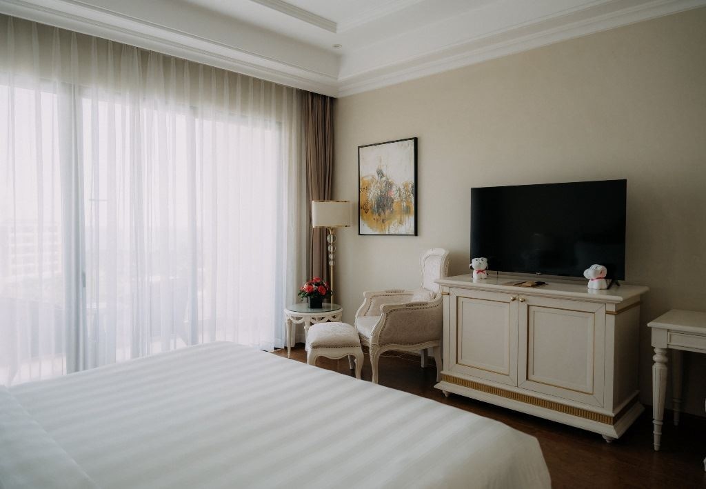 rooms-deluxe-ocean-view-with-balcony