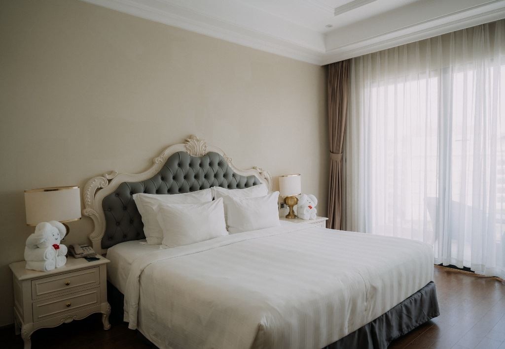 rooms-deluxe-ocean-view-with-balcony