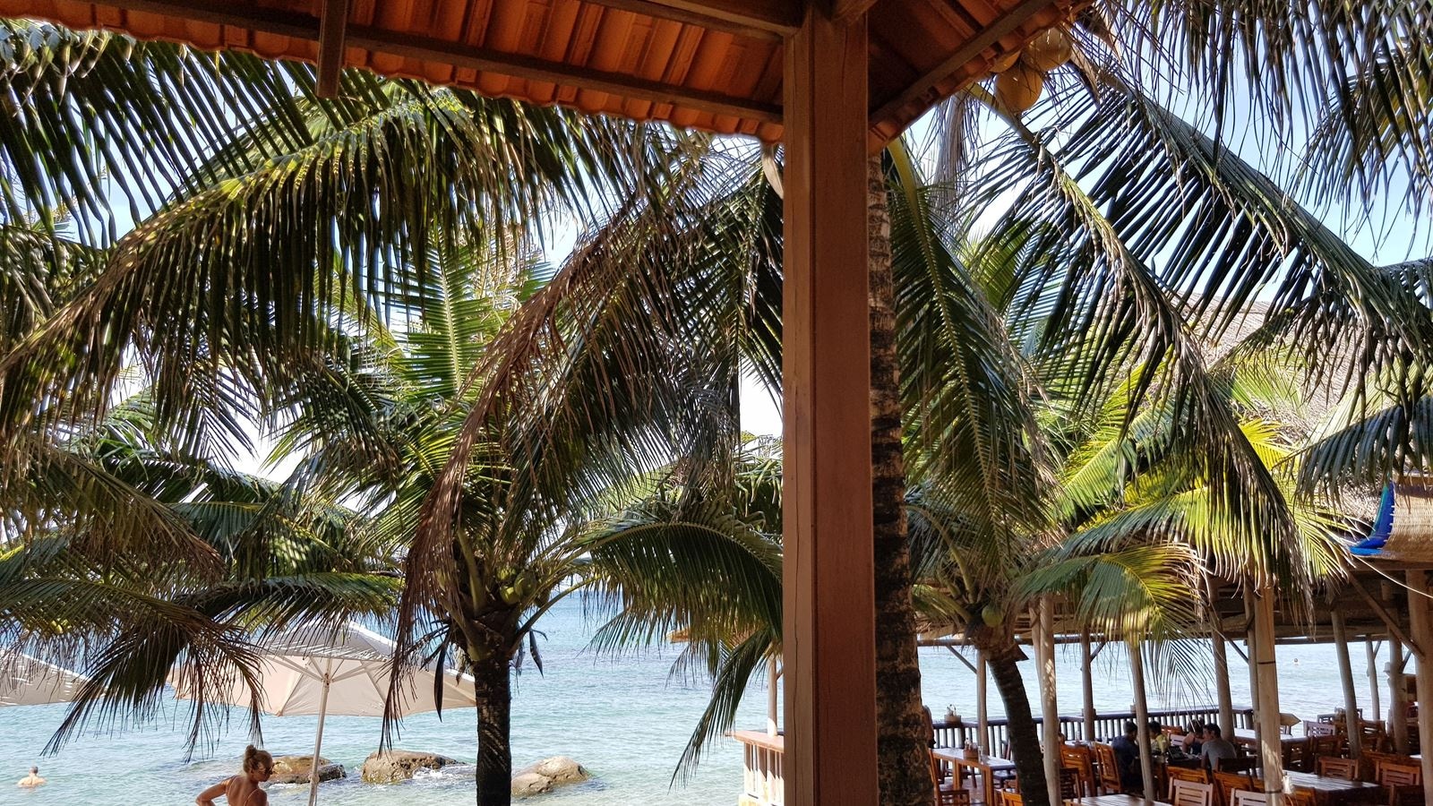 rooms-bungalow-sea-view-with-terrace