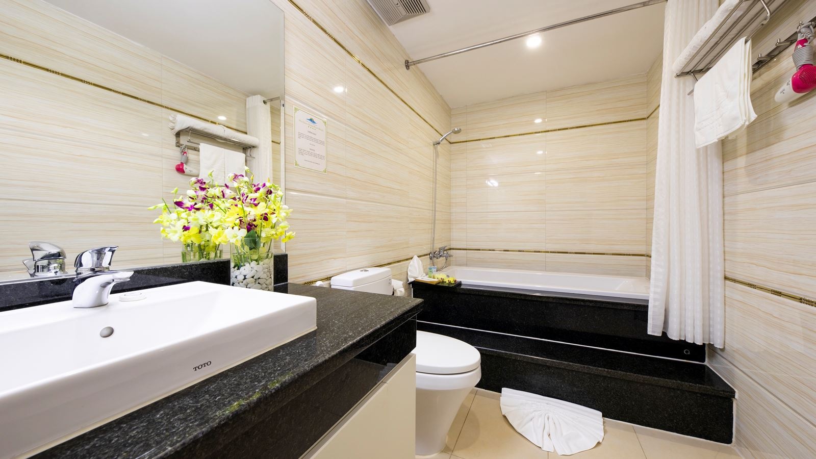 rooms-suite-with-window-child-without-extra-bed