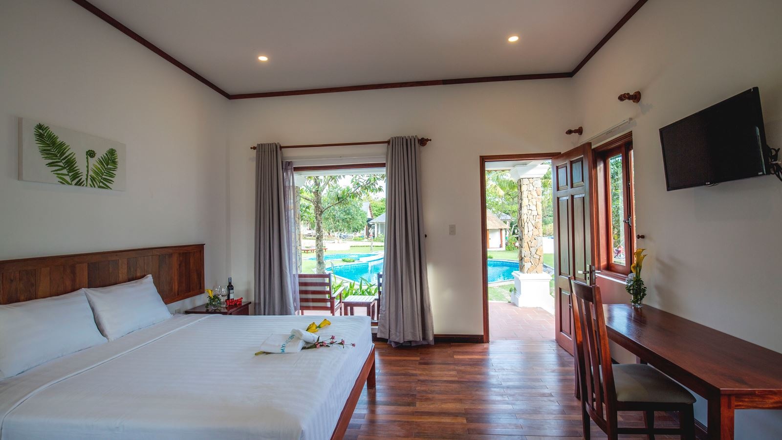 rooms-premium-pool-retreat-double