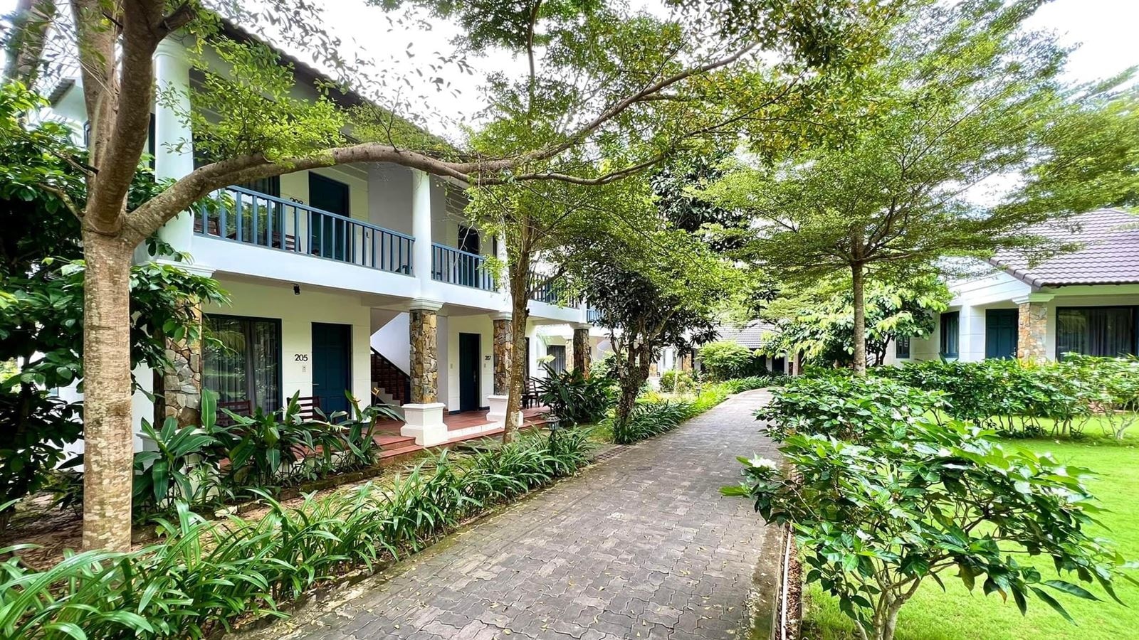 rooms-pool-retreat-double-child-without-extra-bed-