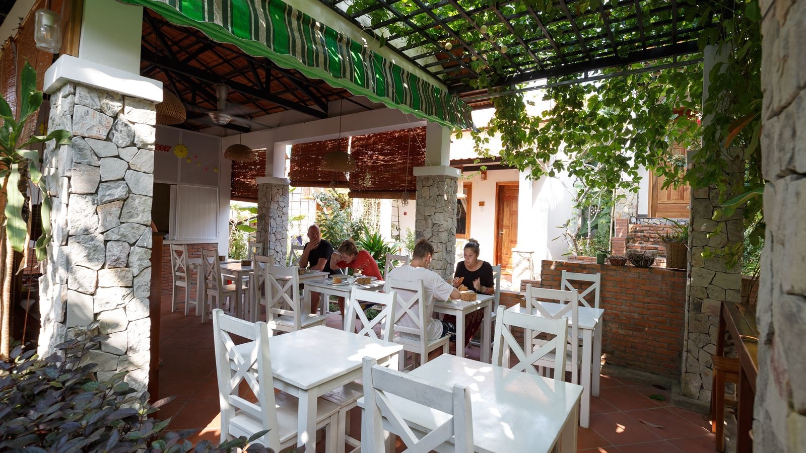 restaurants-miana-resort-restaurant