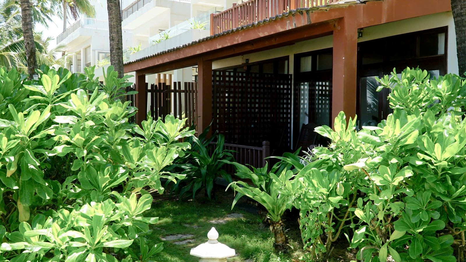 rooms-beach-front-double-with-balcony-child-without-extra-bed