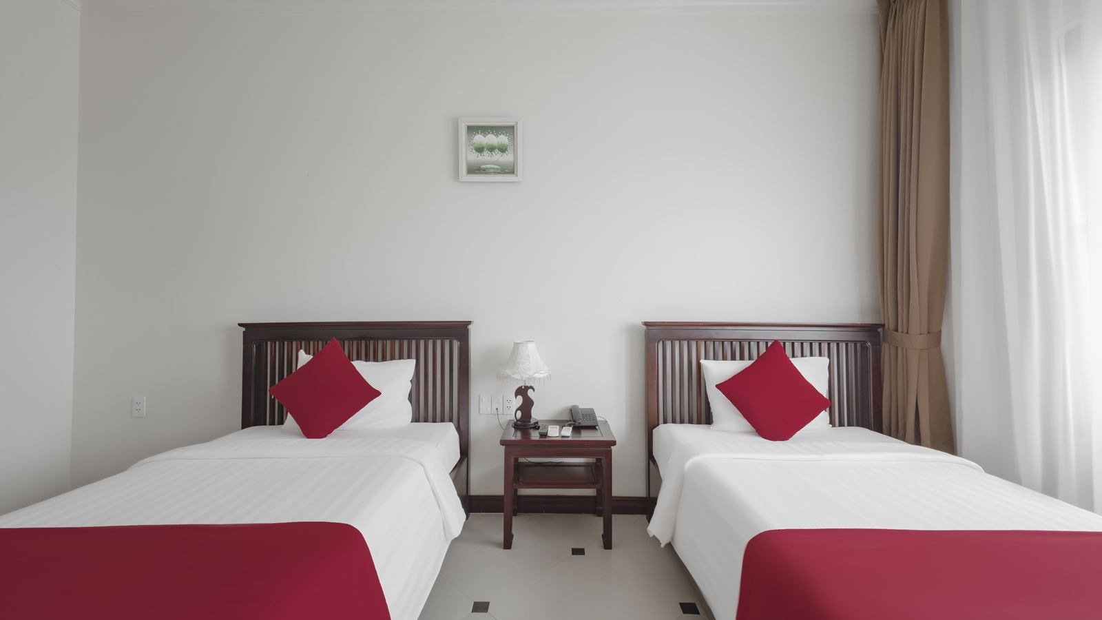 rooms-premium-with-balcony