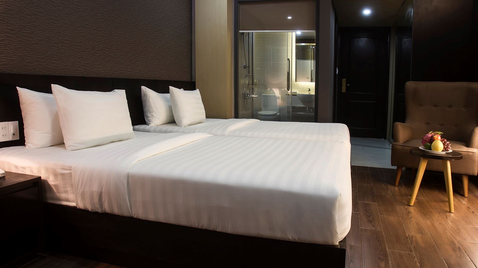 rooms-senior-deluxe-city-view