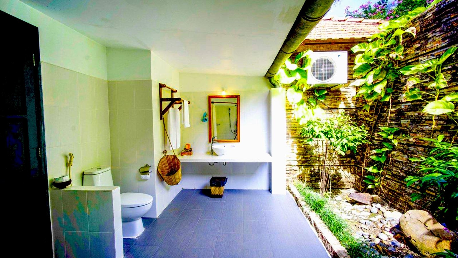 rooms-deluxe-bungalow-garden-view