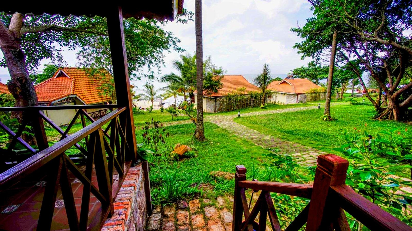 rooms-deluxe-bungalow-sea-view