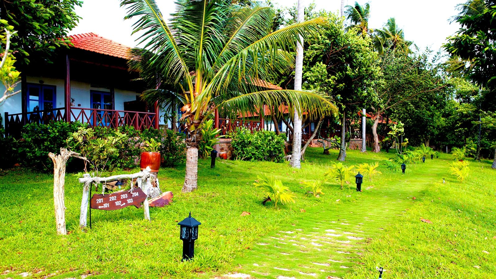 rooms-deluxe-bungalow-sea-view