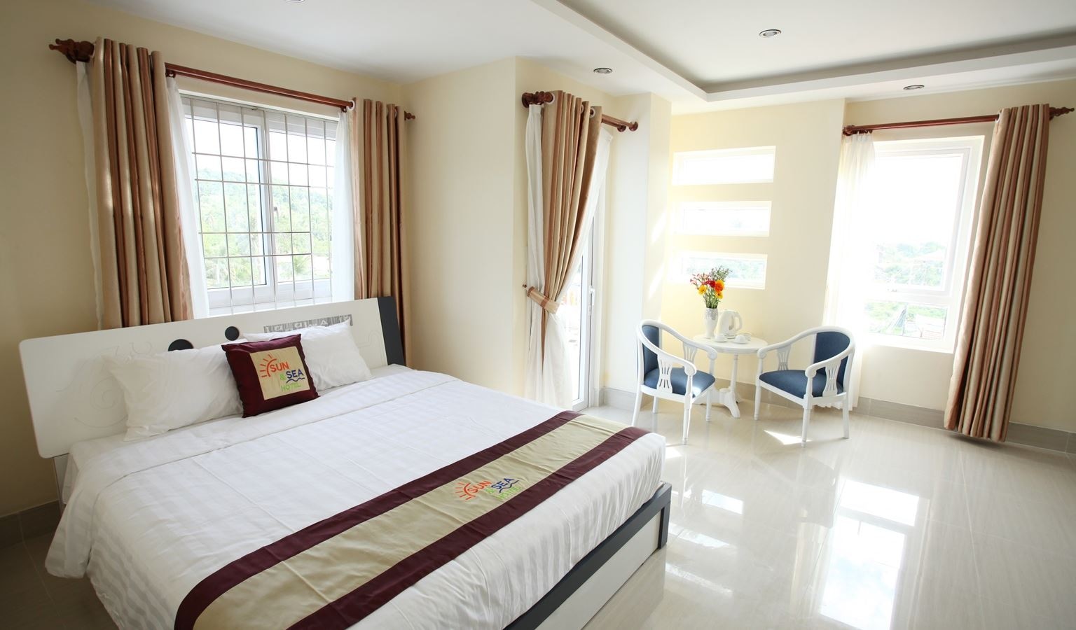 rooms-deluxe-double-room