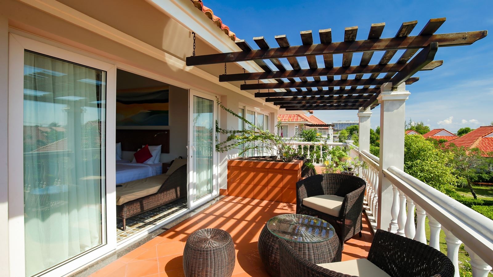 rooms-luxury-gardenview-villa