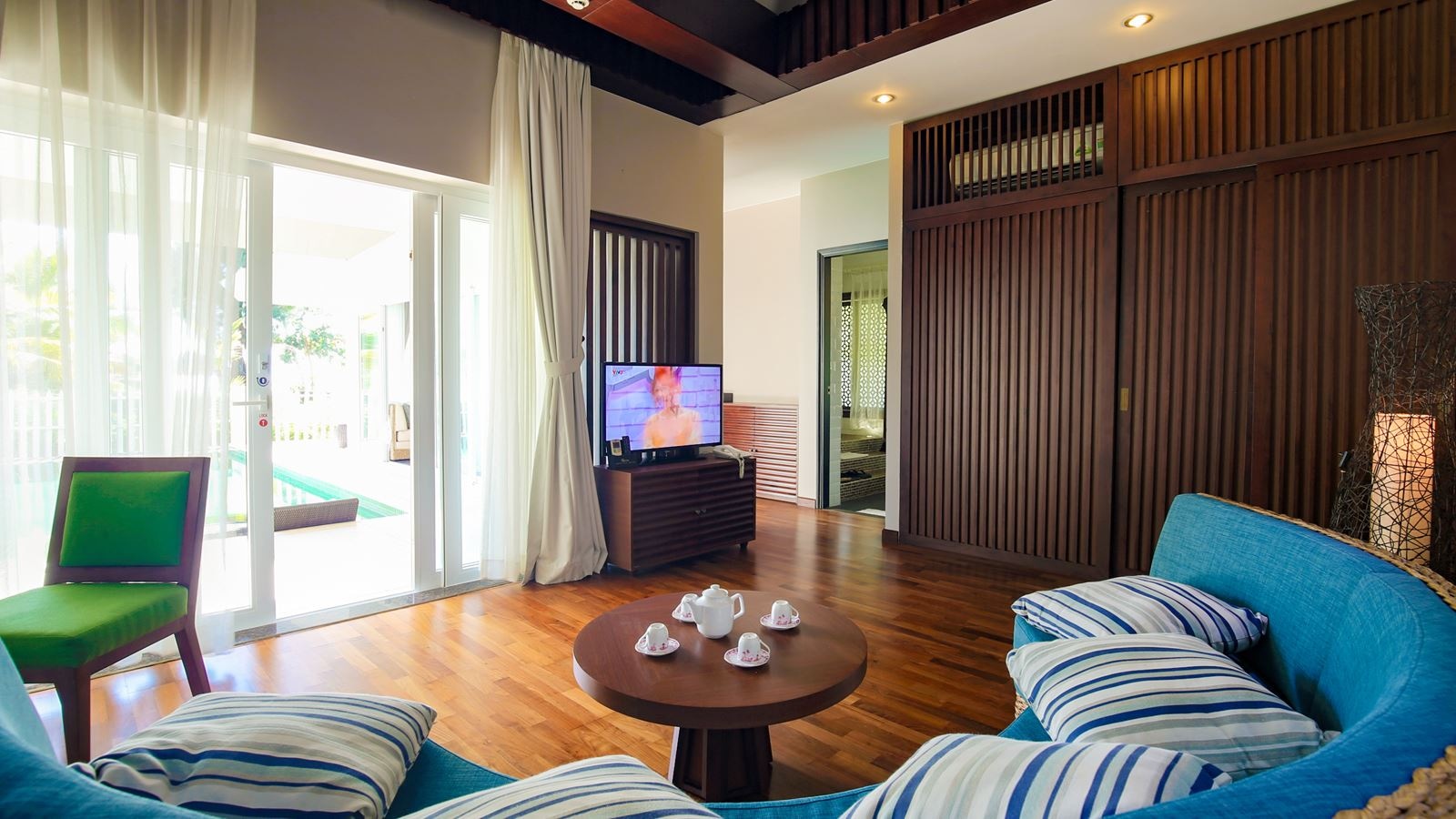 rooms-beachfront-villa