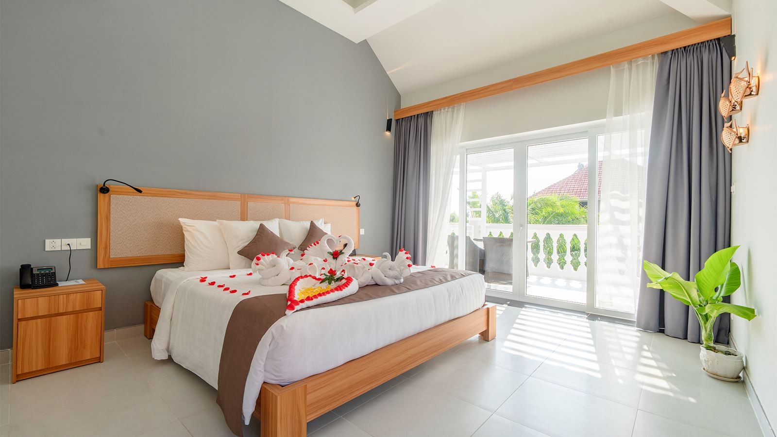 rooms-poolview-villa