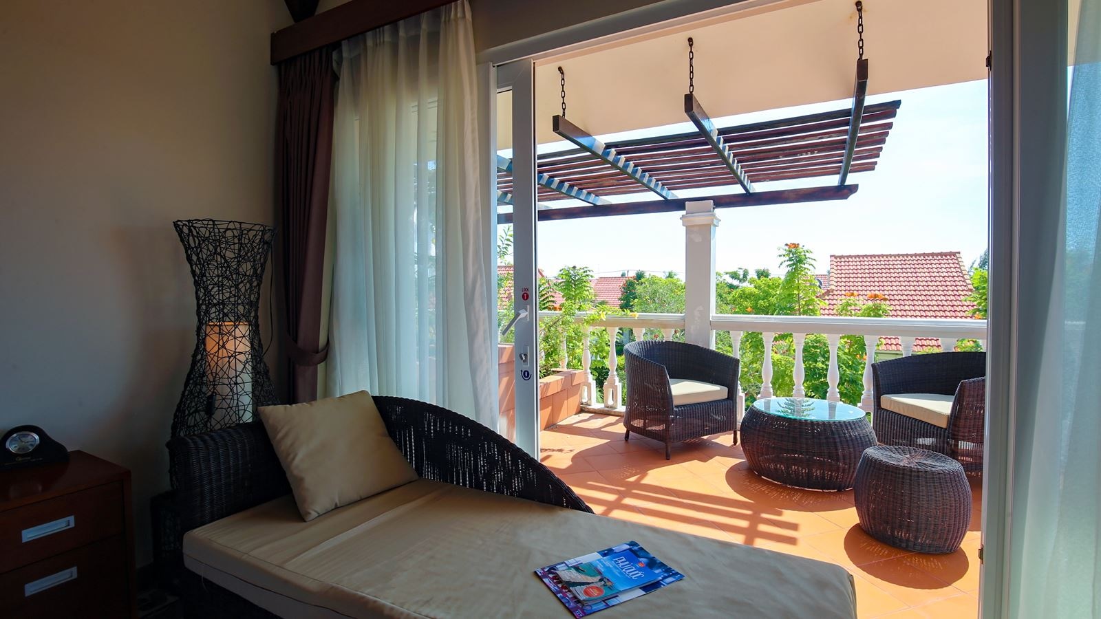 rooms-luxury-gardenview-villa-child-without-extra-bed