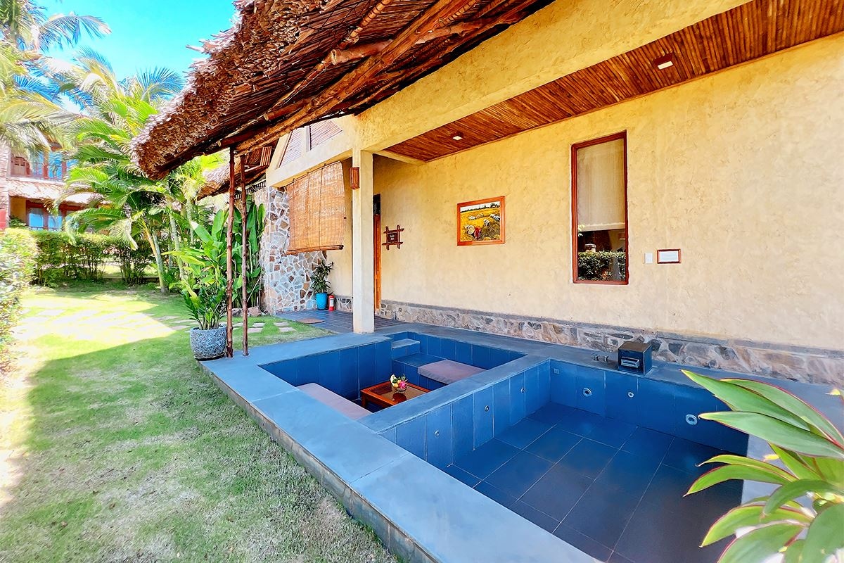 rooms-aroma-suite-jacuzzi-with-balcony-child-without-extra-bed