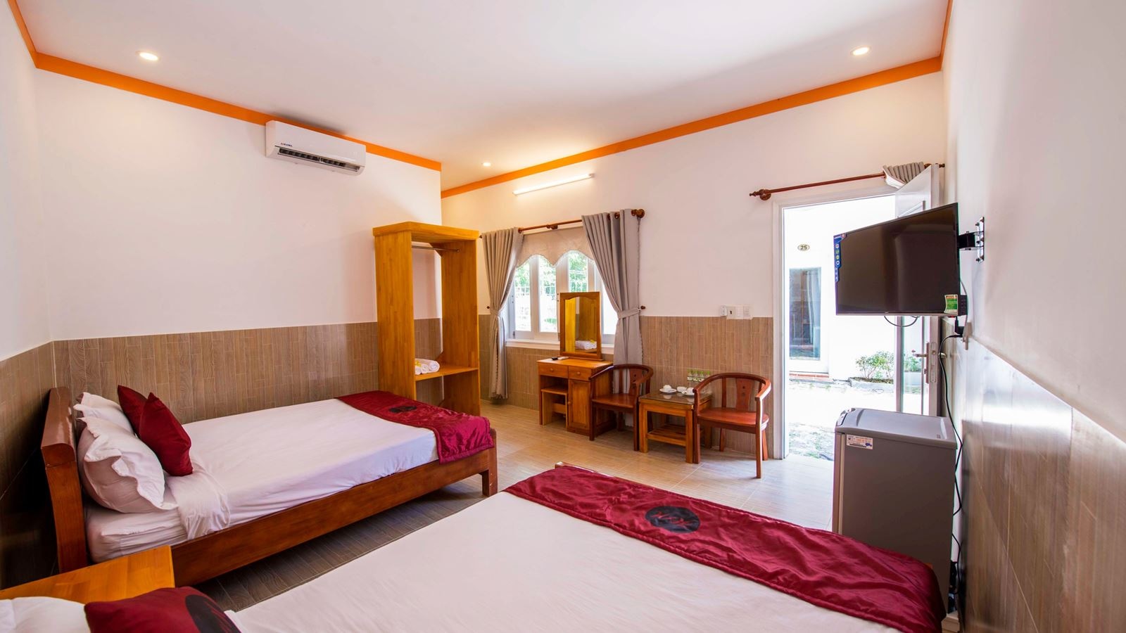 rooms-family-bungalow-garden-view-with-balcony