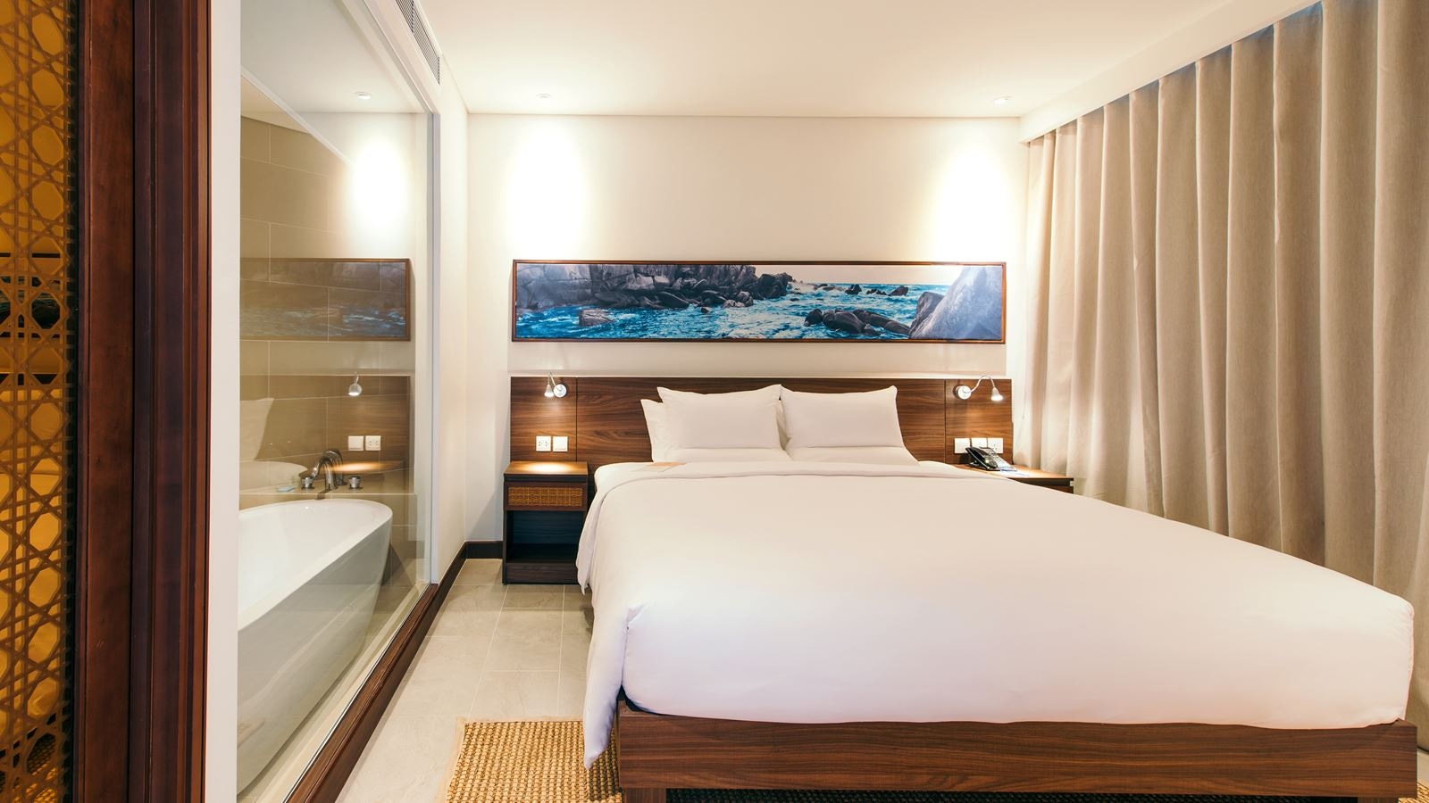 rooms-suite-with-balcony