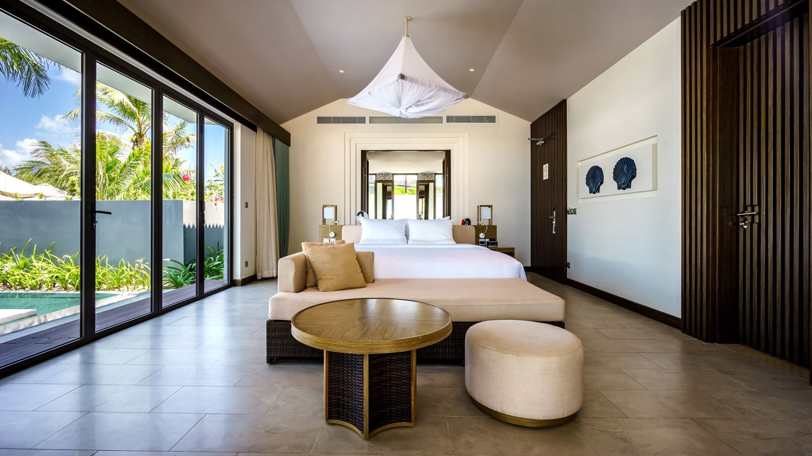 rooms-beachfront-bungalow-with-pool