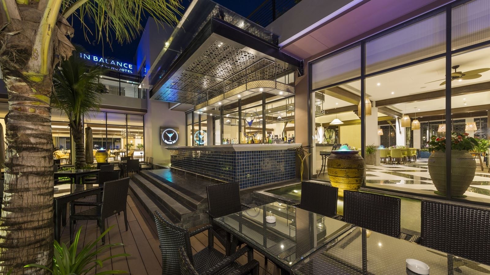 restaurants-moment-bar