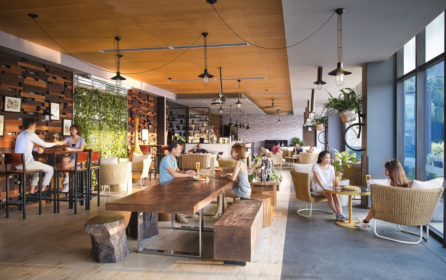 restaurants-lounge-bar