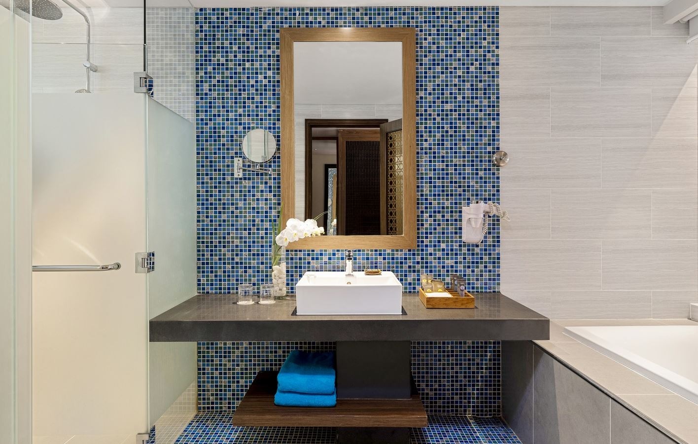 rooms-deluxe-bungalow-with-pool