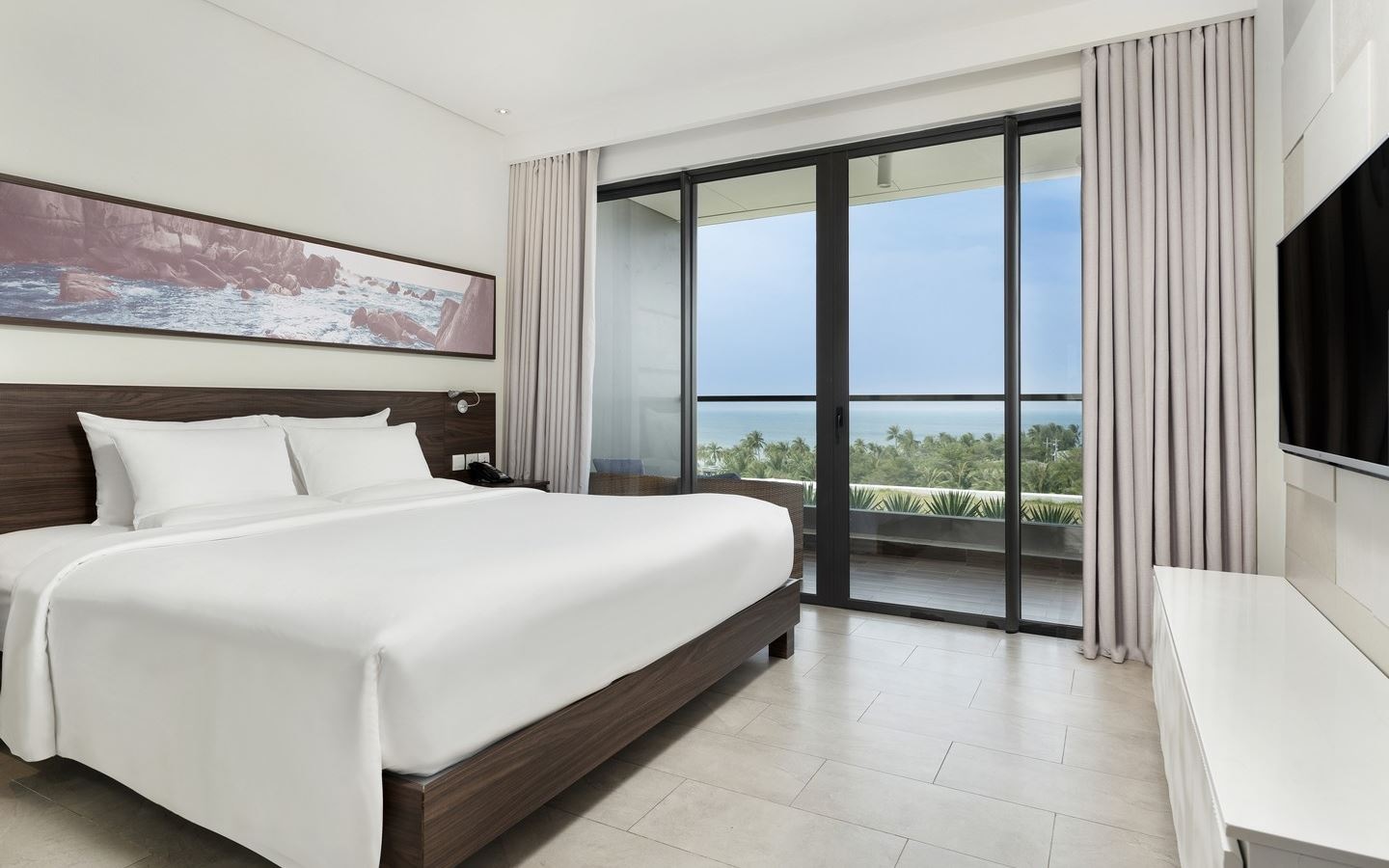 rooms-superior-ocean-view-balcony