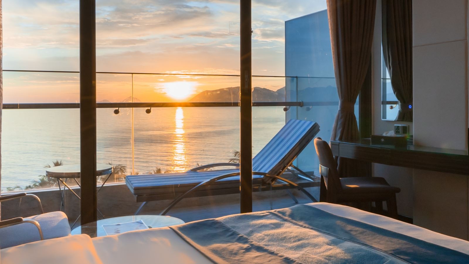 rooms-premier-balcony-ocean-viewchild-without-extra-bed