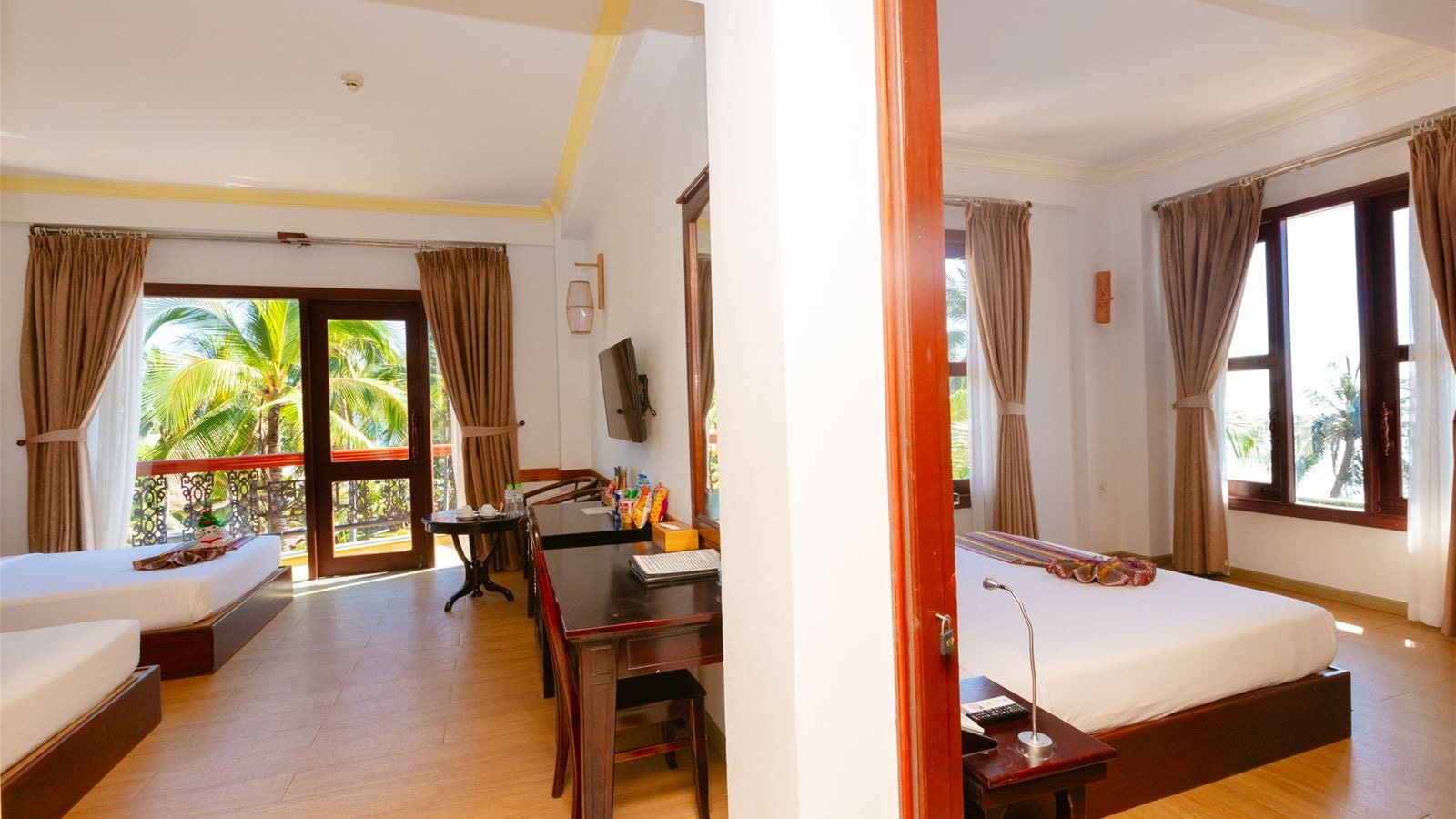 rooms-room-family-balcony