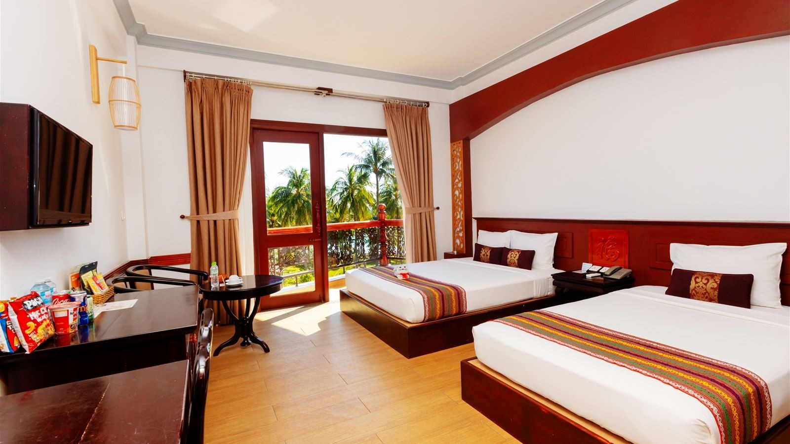 rooms-room-deluxe-garden-view-balcony