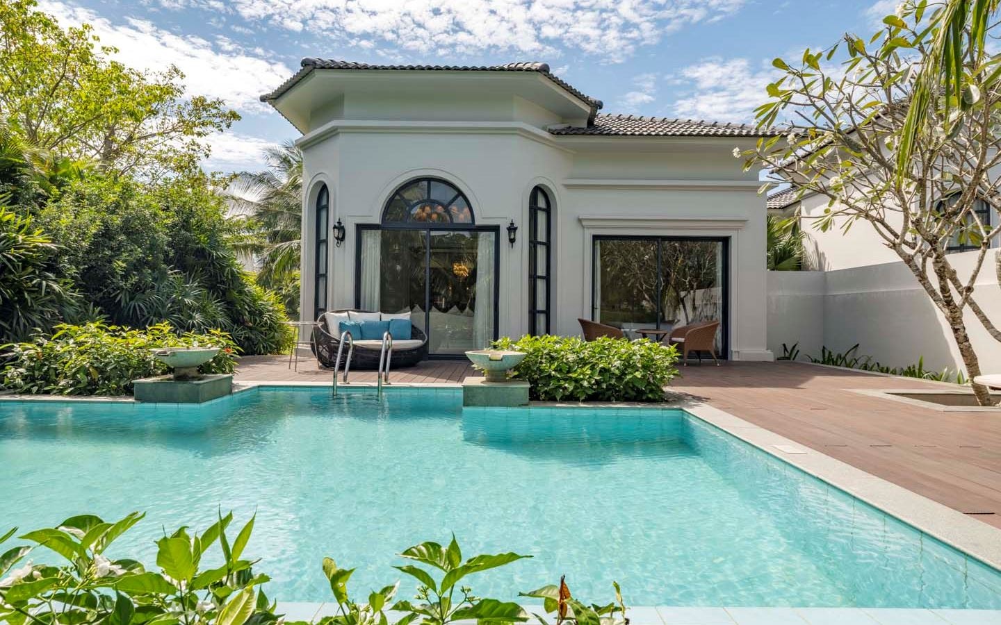 rooms-villa-3-bedroom-pool-view-no-extra-bed